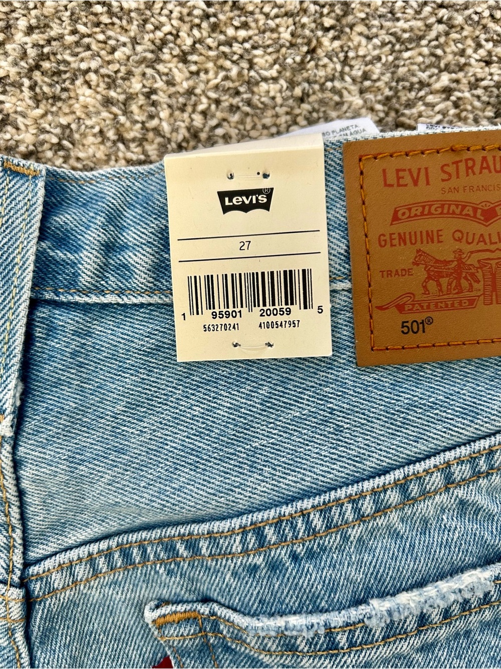 Levi’s 501 Cut Off Shorts - Picture 6 of 9